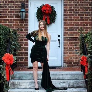 Elegant Green Velvet Dress